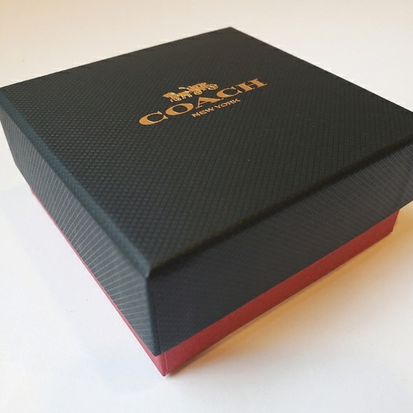 Coach Signature Star Earrings Set. 3 pairs in gift box. Pink, gold tone - Picture 8 of 11